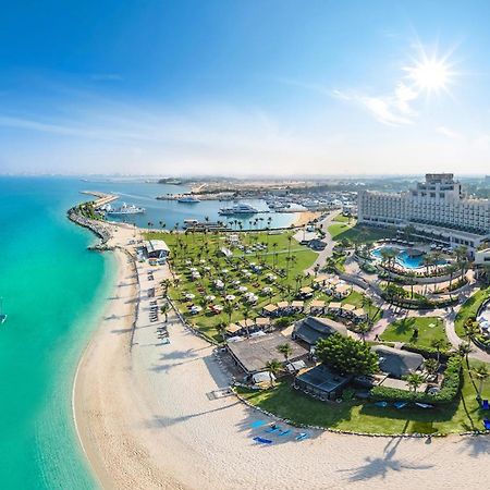 Ja Beach Hotel, Dubai Bagian luar foto Aerial view of the resort