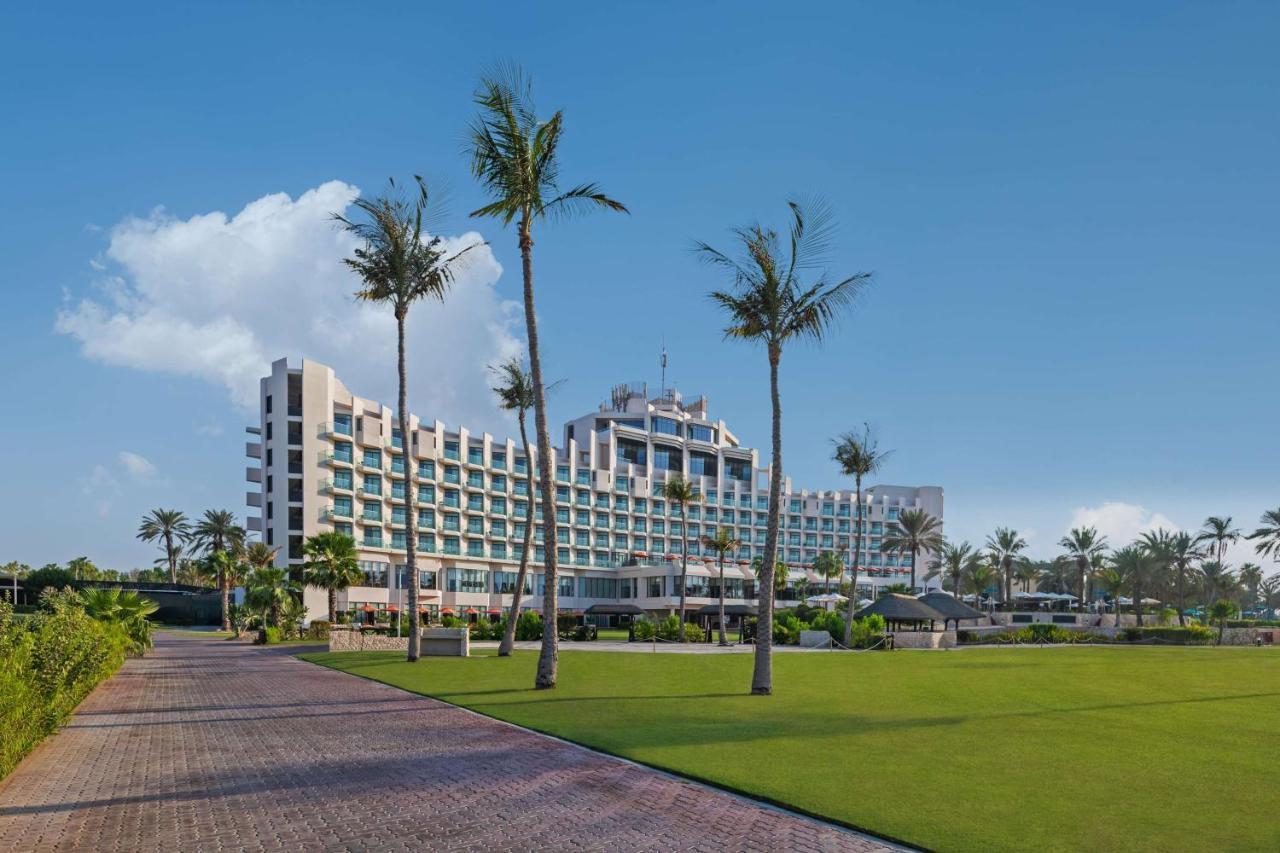 Ja Beach Hotel, Dubai Bagian luar foto The hotel