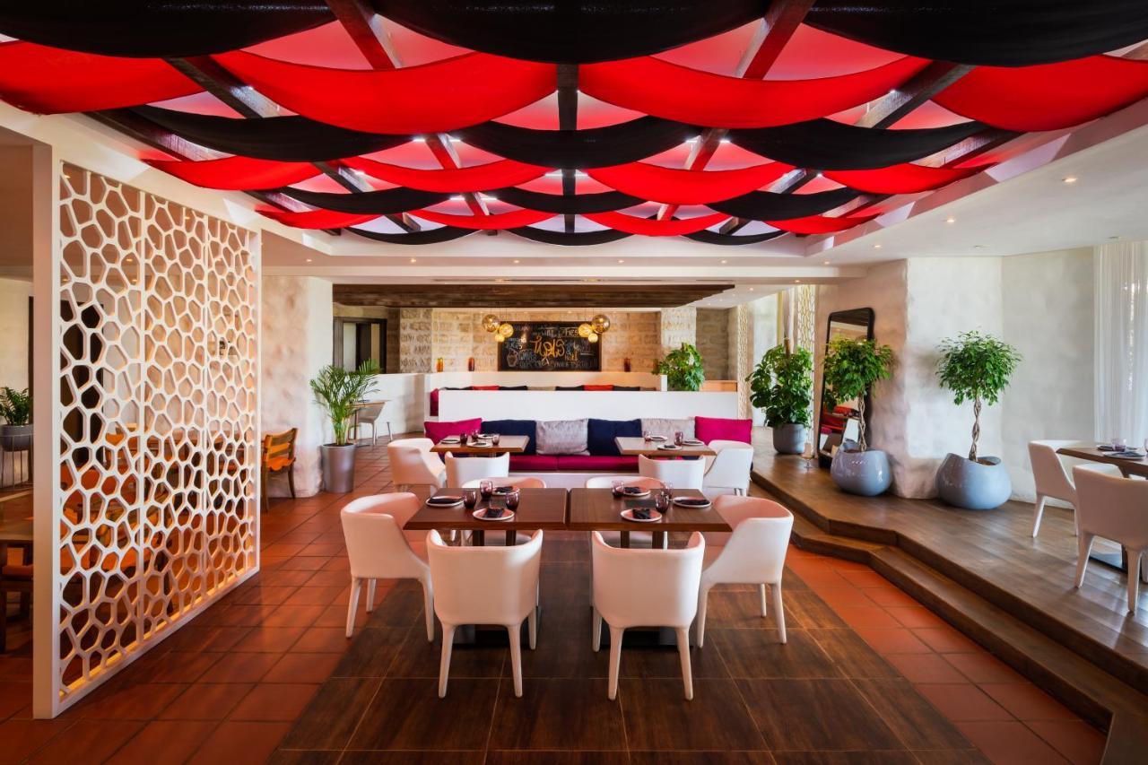 Ja Beach Hotel, Dubai Bagian luar foto The restaurant