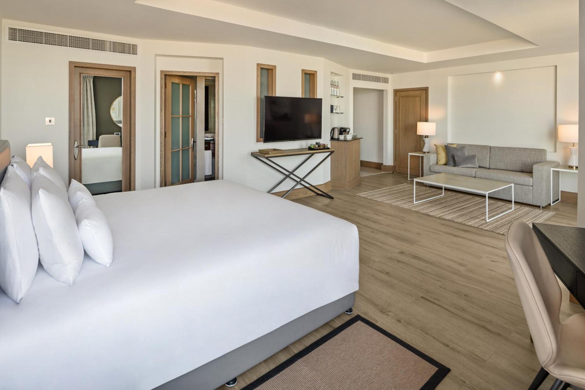 Ja Beach Hotel, Dubai Ruang foto Suite at the hotel